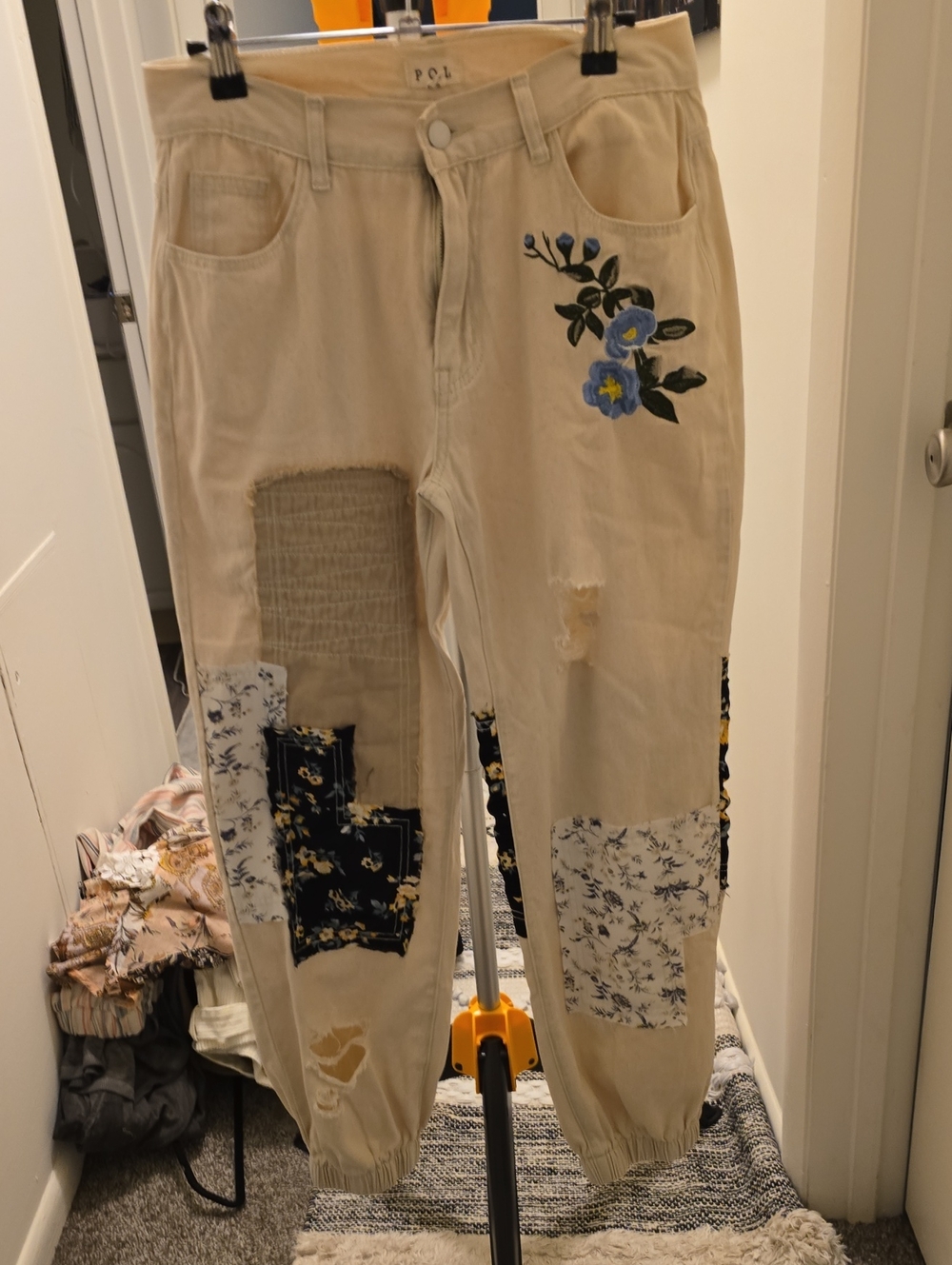 NWOT POL Embroidered Cream Patchwork Boyfriend Jeans